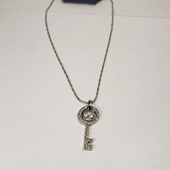Women's Stunning Silver tone Dot & Dash Chain Necklace - With a Pave Key Pendant - Picture 6 of 7